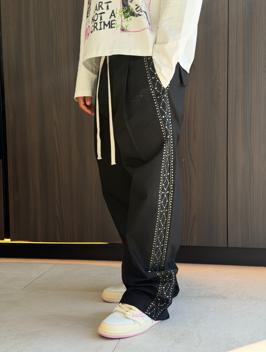 STUD PLEATED TROUSER